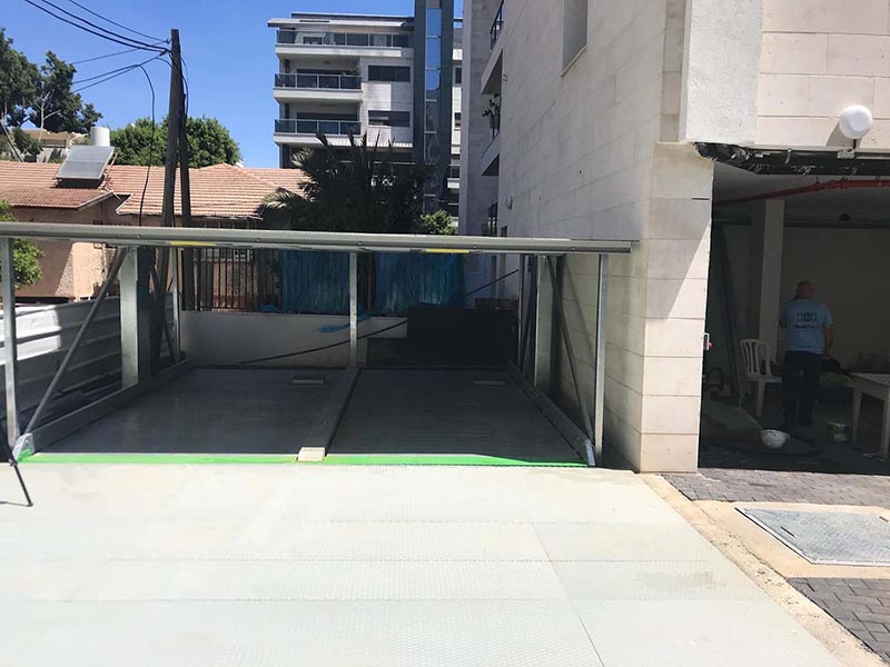 מכפיל חניה סמוי ברחוב יגאל אלון 38